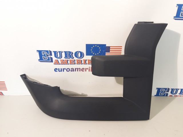Trim Molding (right)